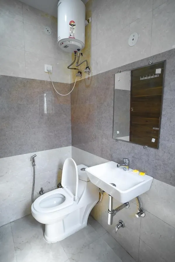Hotel Silver Crown - Dwarka Sector 23 New Delhi 3*,  India