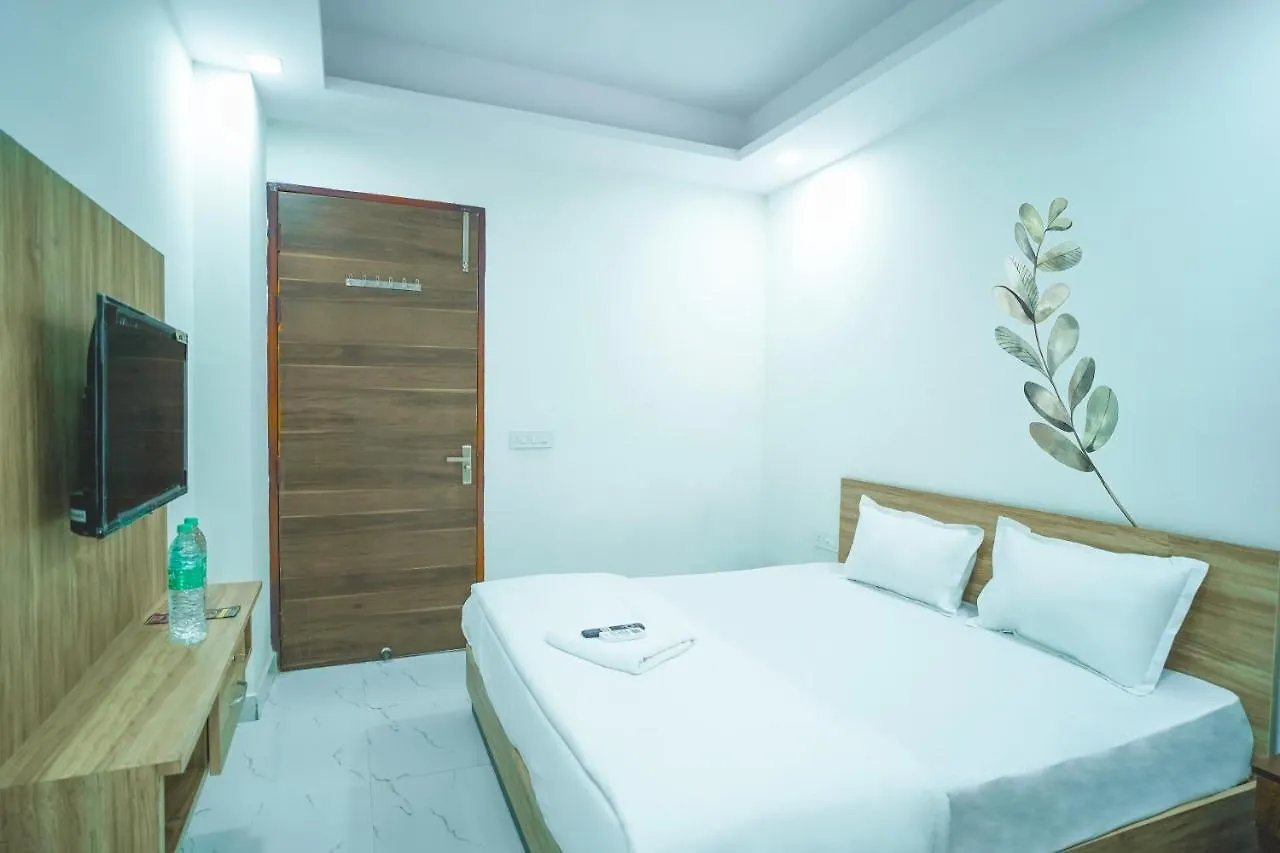 Hotel Silver Crown - Dwarka Sector 23 New Delhi