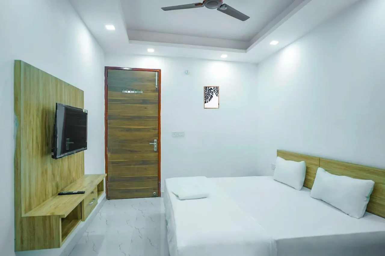 Hotel Silver Crown - Dwarka Sector 23 New Delhi