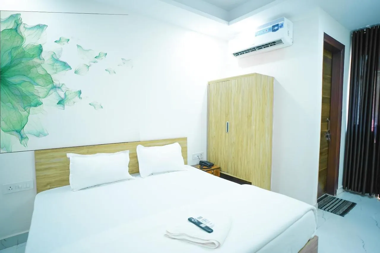 Hotel Silver Crown - Dwarka Sector 23 New Delhi
