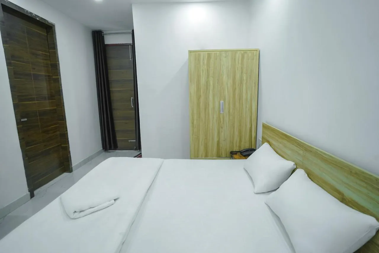 Hotel Silver Crown - Dwarka Sector 23 New Delhi