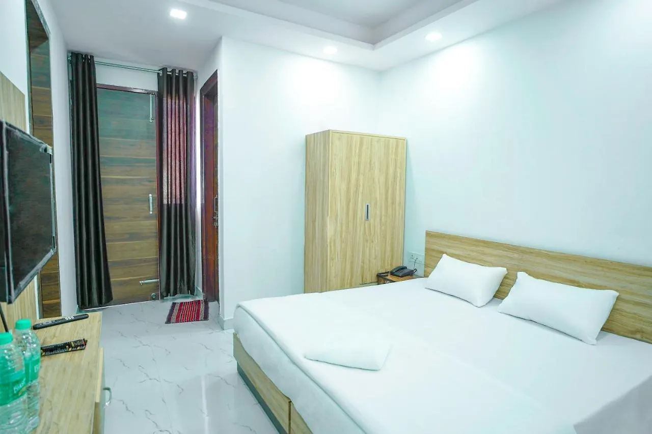 Hotel Silver Crown - Dwarka Sector 23 New Delhi